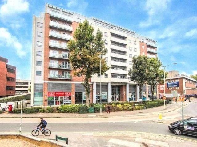 Wilmingon Close WD18, Watford, 2 bed flat to rent, £1,800 pcm | PrimeLocation