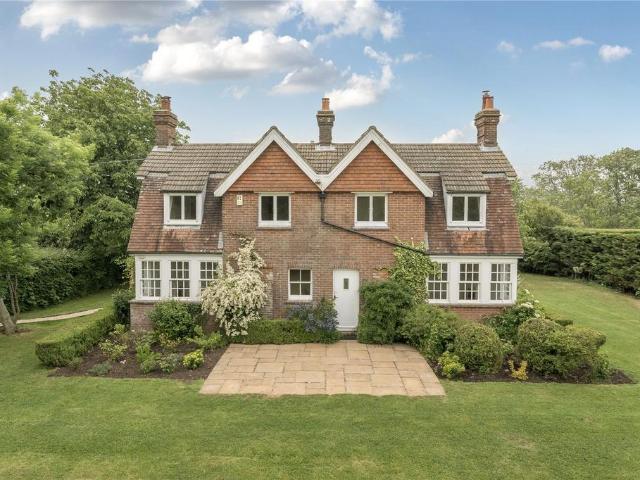 Wilmington, Polegate 4 bed detached house to rent £2,950 pcm £681 pw