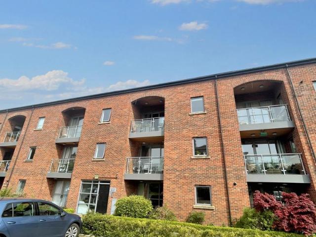 Wilmslow Road, Manchester M20 3 bed duplex to rent £2,750 pcm £635 pw