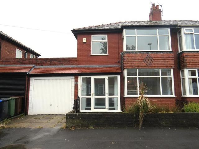 Wilshaw Grove, Ashton Under Lyne OL7 3 bed house to rent £1,275 pcm £294 pw