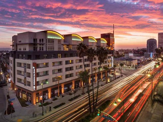 Wilshire La Brea 2 Bedroom Apartment for Rent at 5200 Wilshire Blvd, Los Angeles, CA 90036 Greater Wilshire