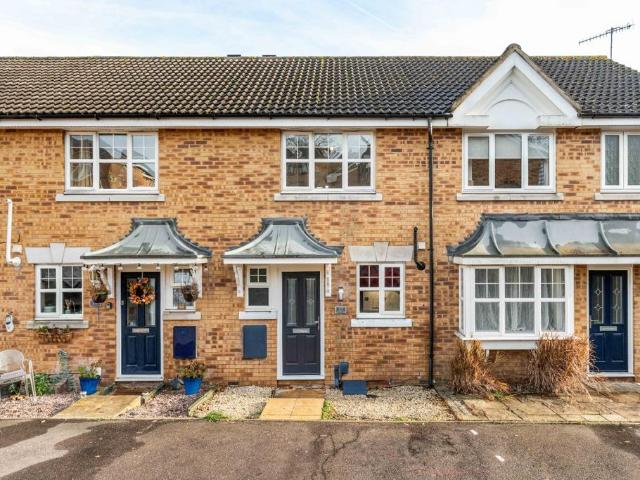 Wilson Close, Bishops Stortford, CM23 2 bed terraced house to rent £1,550 pcm £358 pw