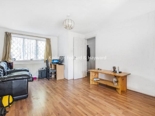 Wilson Avenue, Mitcham, Surrey, CR4