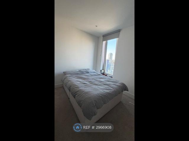 Wilson House, London SW11, Room to rent, £1,400 pcm | PrimeLocation