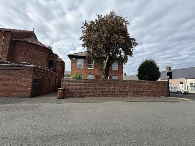 Wilson Street, Sunderland, Tyne And. 4 bed detached house to rent £1,100 pcm £254 pw