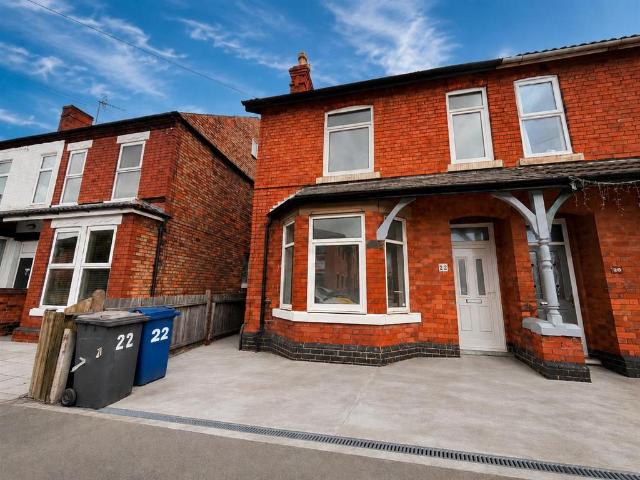Wilsthorpe Road, Nottingham NG10 3 bed end of terrace house to rent £1,250 pcm £288 pw