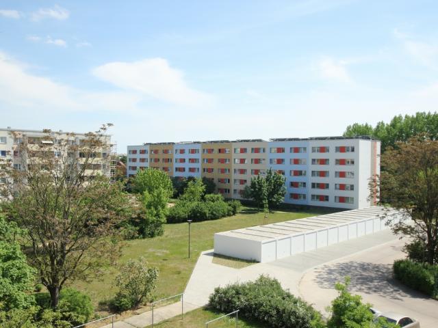 Wir haben saniert! 3 Raum mit Aufzug und Balkon