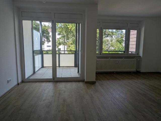 Wir modernisieren – 3 Raumwohnung mit Balkon in Angerhausen