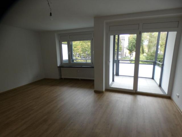 Wir modernisieren – 3 Raumwohnung mit Balkon in Angerhausen