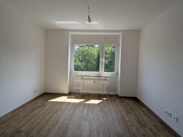 Wir modernisieren – 3 Raumwohnung mit Balkon in Großenbaum