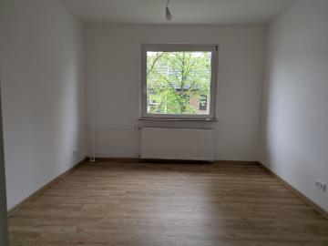 Wir modernisieren 3 Raumwohnung mit Balkon und Wannenbad in Wanhei