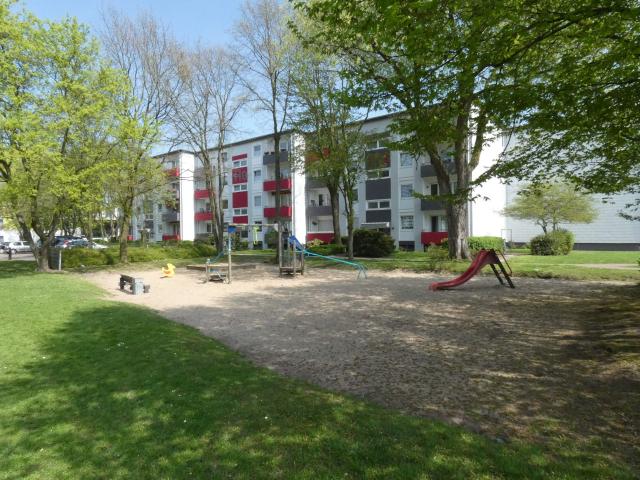 Wir Modernisieren: 3 Zi. Wohnung mit Balkon!