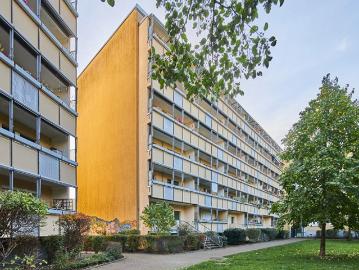 Wir sanieren für Sie Balkon mit Grünblick inklusive