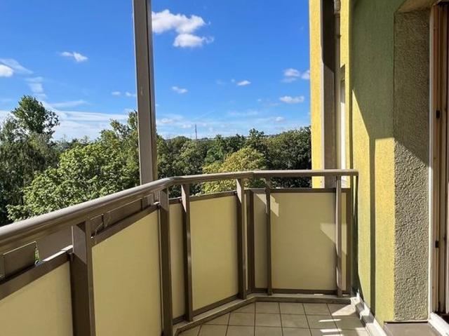 Wir sanieren für Sie: helle 3 Zimmerwohnung mit Balkon!