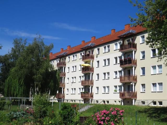 Wir sanieren für Sie! Schöne 2 Raum Wohnung im Grünen