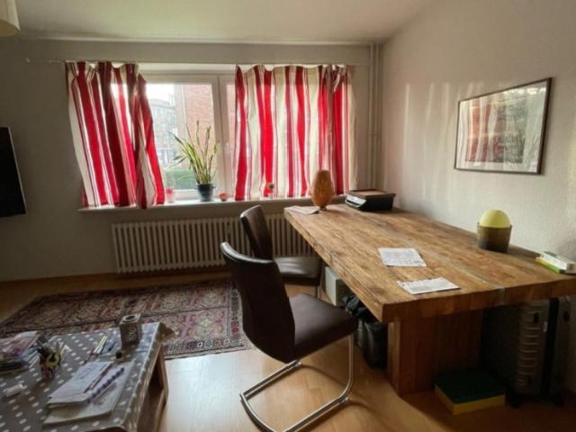 Wir suchen Mieterin/Mieter ab dem 1. November, Zweizimmerwohnung im Elligersweg, Teil Möbliert, in See nähe