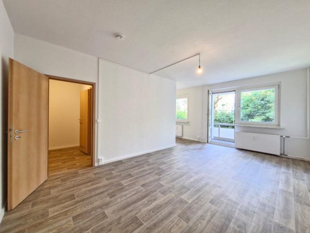 Wir renovieren! 1 Zimmer Wohnung mit Balkon! Verfügbar ab September!