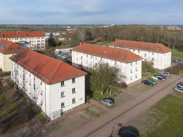 wir renovieren+ 2 Raum Wohnung frei