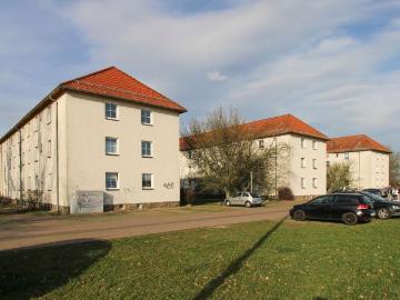wir renovieren+ 2 Raum Wohnung frei