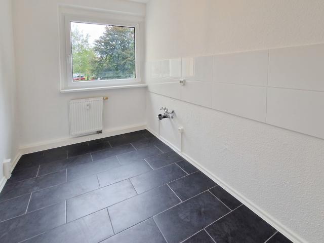 Wir renovieren! 2 Zimmer Wohnung mit Balkon in grüner Umgebung!