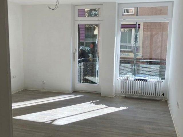 Wir renovieren für Sie: praktische 3 Zimmer Wohnung