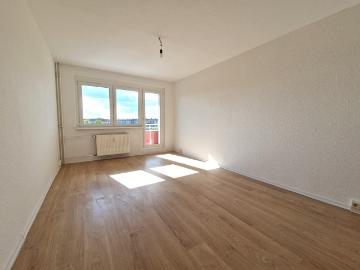 Wir renovieren ihr zieht ein! Moderne 4 Zimmer mit Balkon