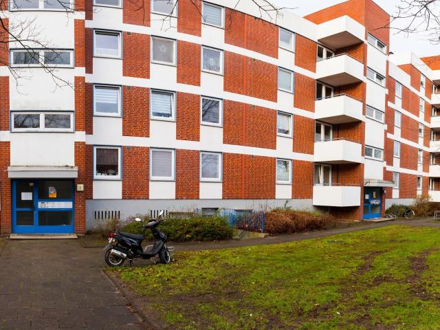 Wir Renovieren: Schöne 2 Zimmer Wohnung mit 2 Balkonen in Lehe ab April