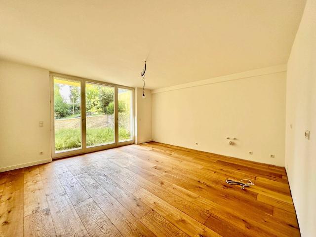 Wirklich sehenswert! Luxus ausgestattete Gartenwohnung mit 4 Zimmer in exklusiver Best Lage beim Wolfrath Platz