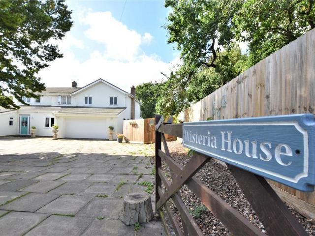 Wisteria House, 37 Pebmarsh Road. 1 bed house to rent £785 pcm £181 pw