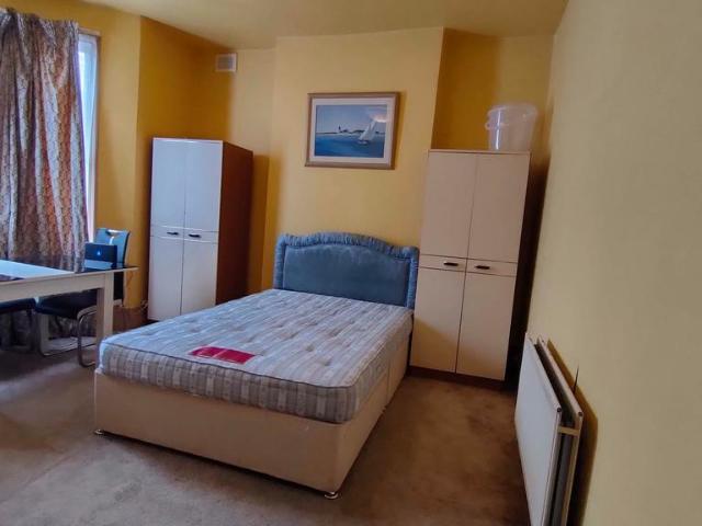 Wisteria Road, London SE13 Flat share to rent £700 pcm £162 pw