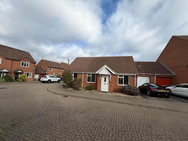 Wistmans, Furzton, Milton Keynes MK4, 3 bed detached bungalow to rent, £1,900 pcm | PrimeLocation