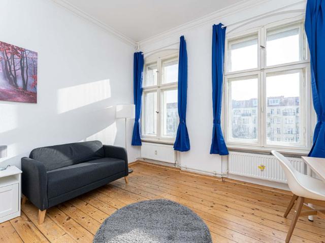 Wisbyer Straße Studio Apartment