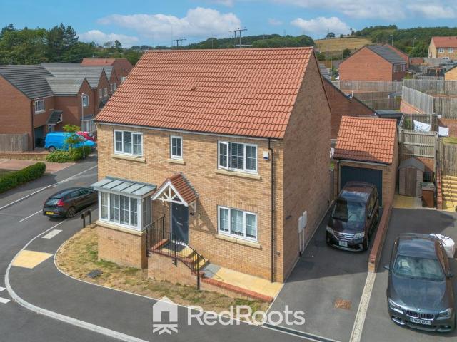 Wise Crescent, Morley, LS27 4 bed detached house to rent £2,200 pcm £508 pw