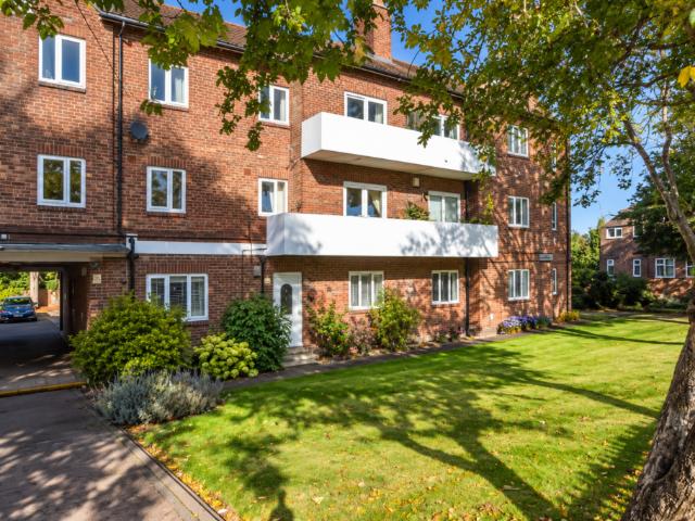 Wiseton Court, Gosforth, Newcastle. 3 bed apartment to rent £975 pcm £225 pw