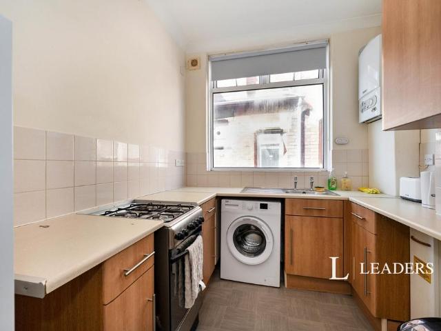 Wish Lane Court, 129 Elm Grove, PO5 2 bed flat to rent £1,295 pcm £299 pw