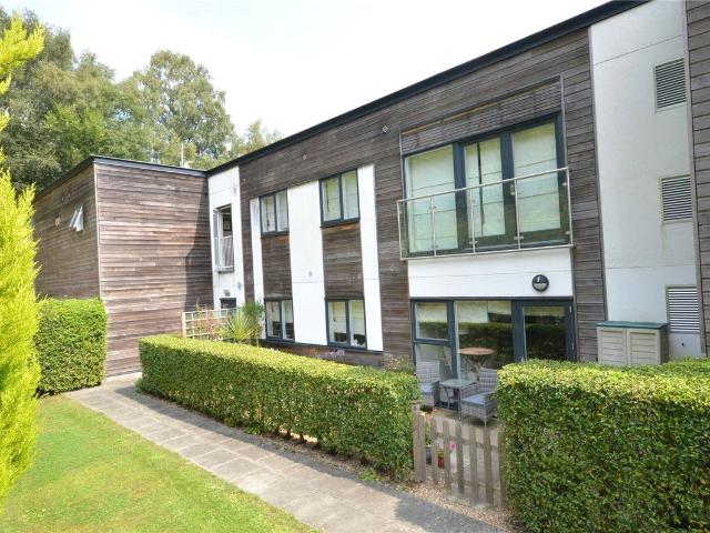Wispers Lane, Haslemere, Surrey GU27, 2 bed flat to rent, £1,250 pcm | PrimeLocation