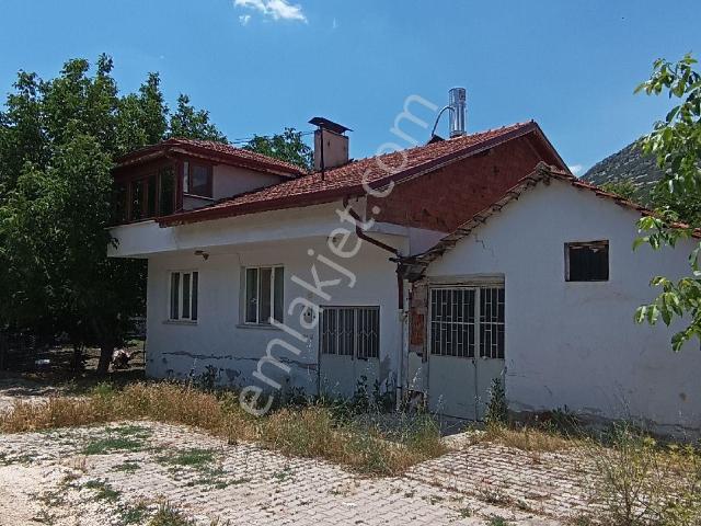 Wisrem Gayrimenkul'den Çeltikçi'de Satılık 307 M² Arsa İçinde Müstakil Ev