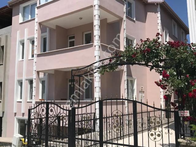 Wisrem Isparta Batıkent Mahallesi'nde Merkezi Konuma Sahip, 3+1 Kiralık Daire!