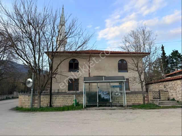 Wisrem Safranboludan Bağlarbaşında Köşe Başı Fırsat Müstakil Ev