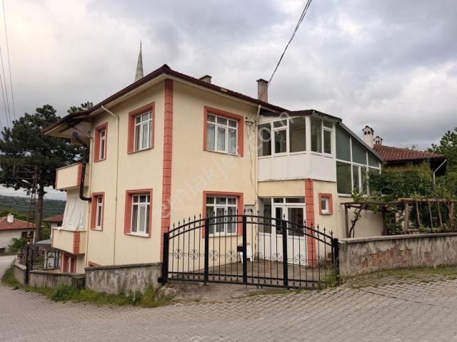 Wisrem Safranboludan Gayza Köyünde Satılık Müstakil 3 Katlı Ev
