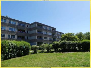 Wittenau! 2 + 2 halbe Zimmer DG Eigentumswohnung mit schöner Loggia in der 3.OG mit Grünblick
