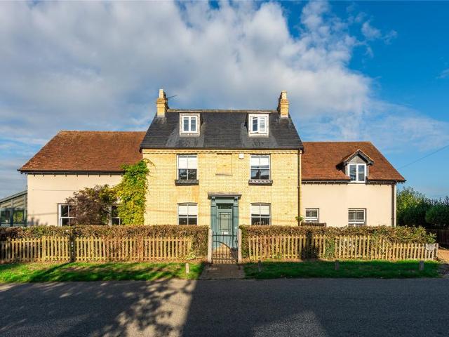 Witts End, Eversholt, Milton Keynes. 5 bed detached house to rent £4,500 pcm £1,038 pw