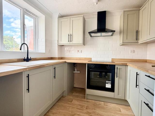 Witham CM8 2 bed terraced house to rent £1,300 pcm £300 pw