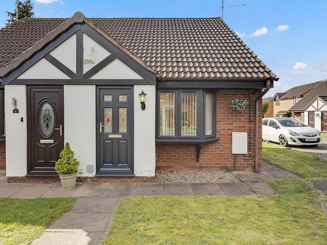 Withington Close, Leftwich, Northwich 1 bed semi detached house to rent £880 pcm £203 pw