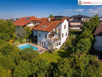 Wo Weitblick auf Geborgenheit trifft Ein verstecktes Familienrefugium mit Pool, Wintergarten und Panorama in Sierning