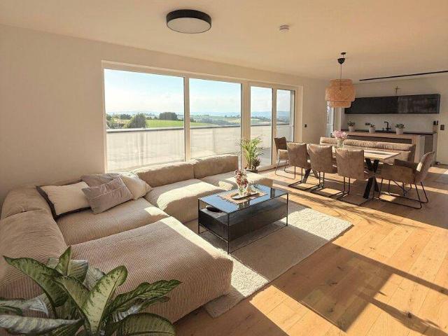 Wo Aussicht auf Luxus trifft Traumhaftes Penthouse in Kirchberg Thening