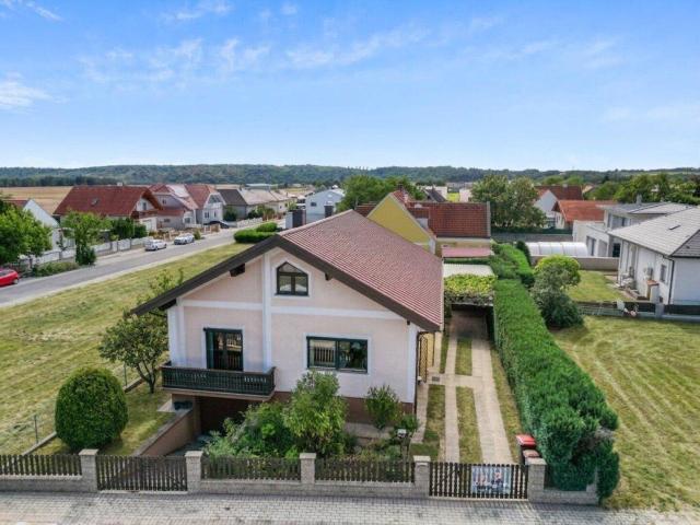 Wo der Alltag leiser und das Zuhause größer wird – Einfamilienhaus mit Wintergarten & Klima