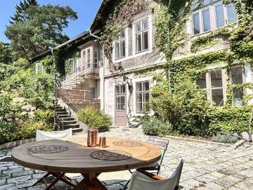 Wo Geschichte lebendig wird Romantische Villa mit Park