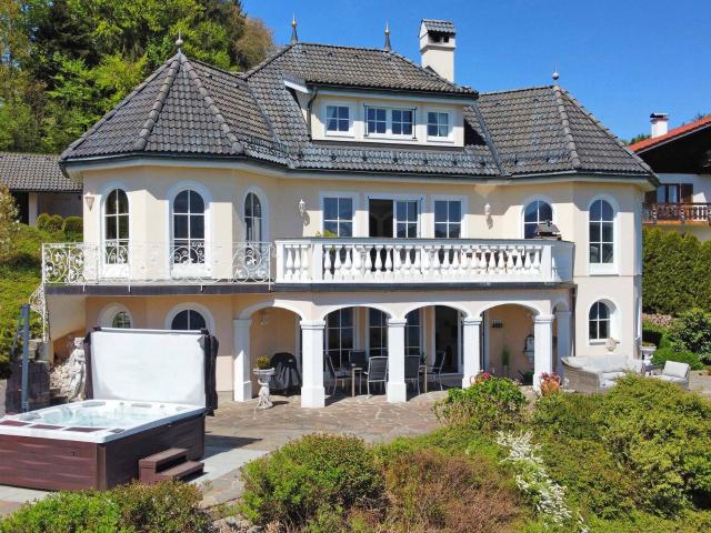 Wo See und Himmel verschmelzen – Exklusives Wohnen im Salzkammergut Panorama, Privatsphäre und Perfektion