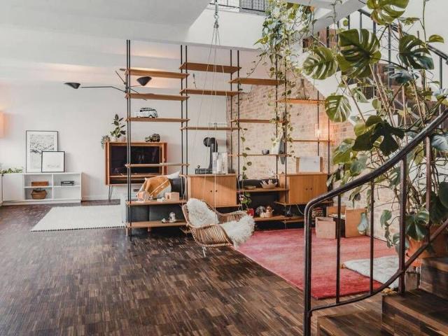 Wo Stadtleben auf Natur trifft: Exklusive Remise mit Loft Charme